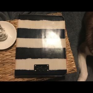 iPad 3 in White. KS cover included